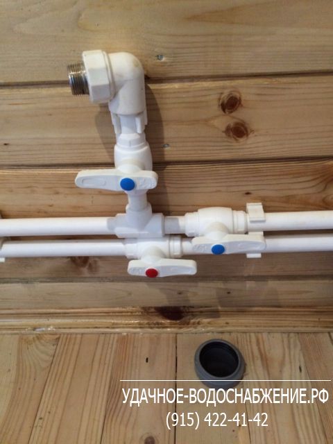 Водопровод дачи из колодца с разводкой воды и канализации внутри дома и установкой сантехники